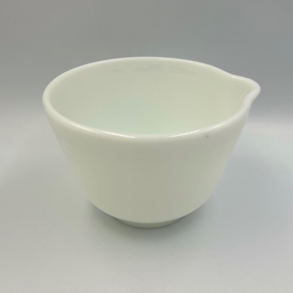 Pyrex Hamilton Beach White Milk Glass Vintage Ribbed Mixing Bowl #25 w/ Spout - Picture 1 of 9